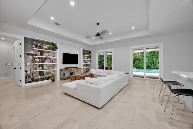 8020 SW 62nd Ave, Miami, FL 33143