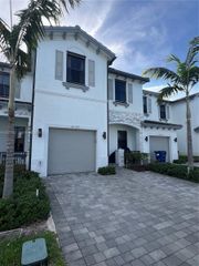 20368 NW 4th Path, Miami Gardens, FL 33169