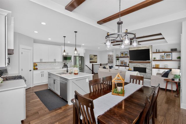 14752 Stonecrop Drive, Urbandale, IA 50323