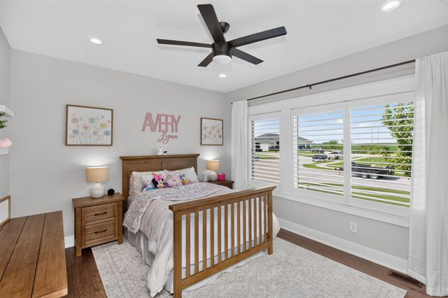 14752 Stonecrop Drive, Urbandale, IA 50323