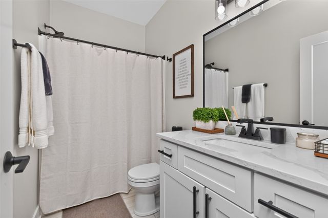 14752 Stonecrop Drive, Urbandale, IA 50323
