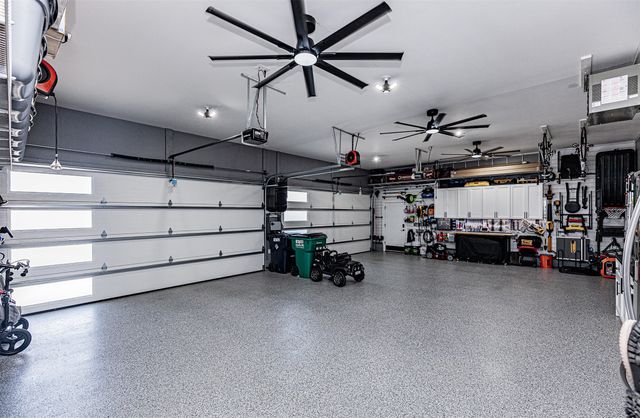 14752 Stonecrop Drive, Urbandale, IA 50323