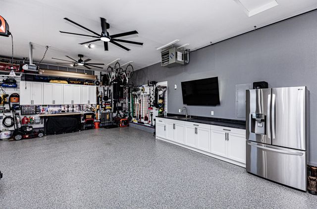 14752 Stonecrop Drive, Urbandale, IA 50323