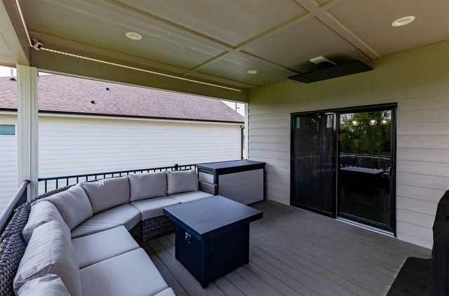 14752 Stonecrop Drive, Urbandale, IA 50323
