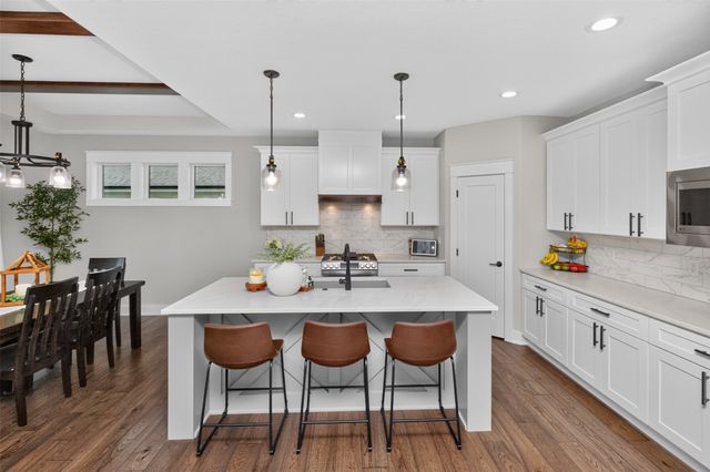 14752 Stonecrop Drive, Urbandale, IA 50323