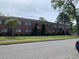 8 Pollux Cir E Apt 4, Portsmouth, VA 23701