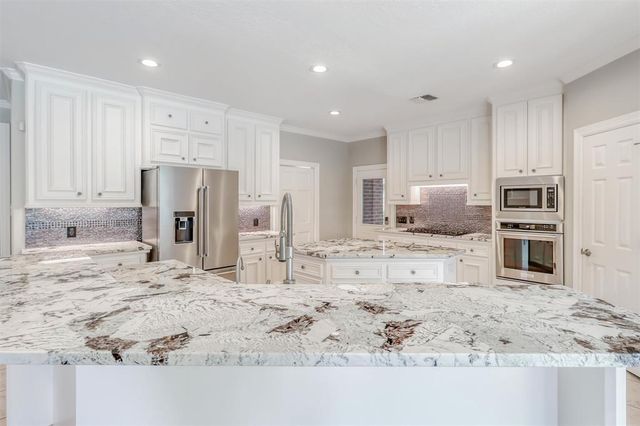 2114 Summerland Drive N, Richmond, TX 77406