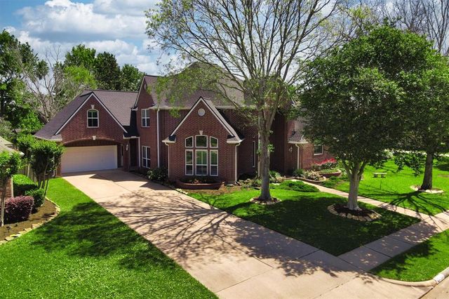 2114 Summerland Drive N, Richmond, TX 77406