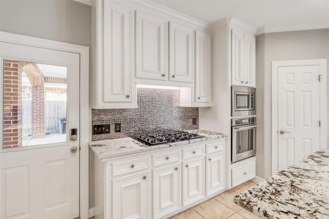 2114 Summerland Drive N, Richmond, TX 77406