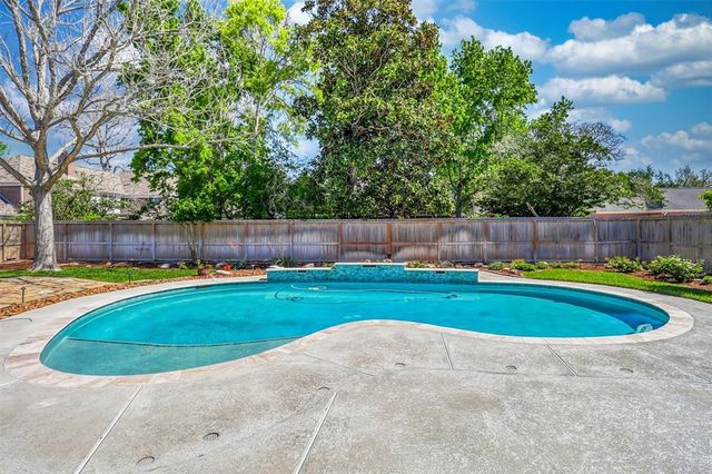 2114 Summerland Drive N, Richmond, TX 77406