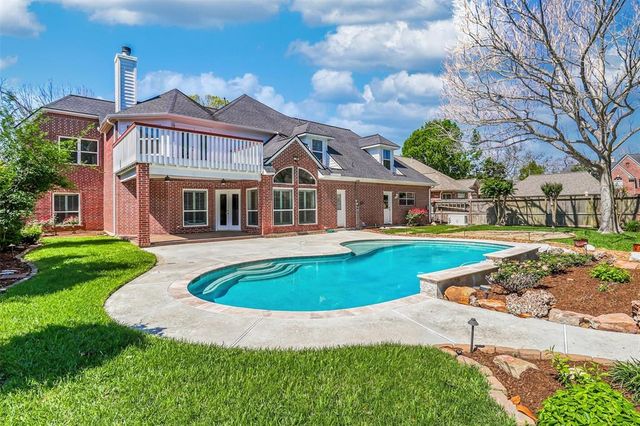 2114 Summerland Drive N, Richmond, TX 77406