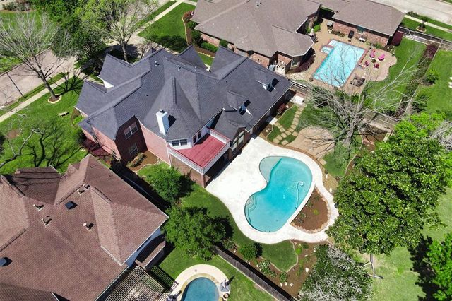 2114 Summerland Drive N, Richmond, TX 77406