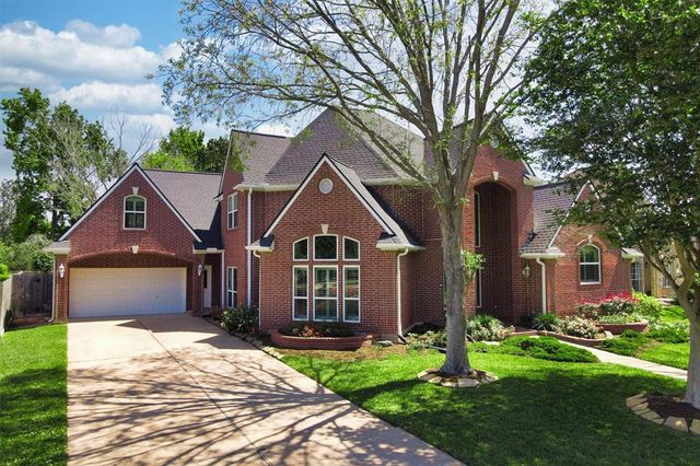2114 Summerland Drive N, Richmond, TX 77406