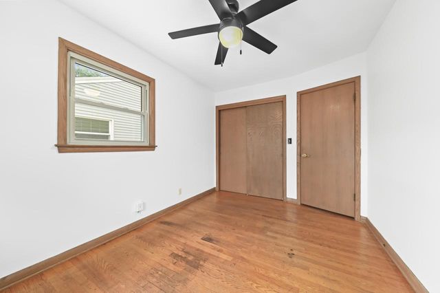 11707 W Oxford PLACE, Wauwatosa, WI 53226