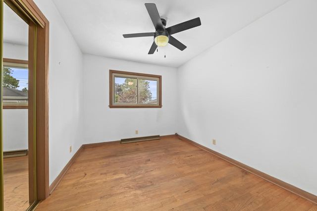 11707 W Oxford PLACE, Wauwatosa, WI 53226