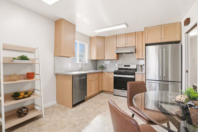 318 Saint Francis Boulevard, Daly City, CA 94015