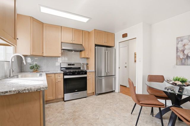 318 Saint Francis Boulevard, Daly City, CA 94015