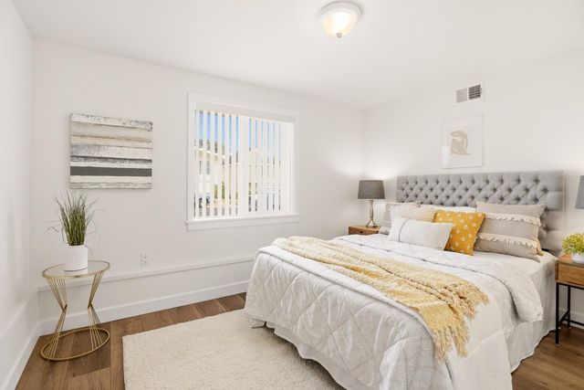 318 Saint Francis Boulevard, Daly City, CA 94015