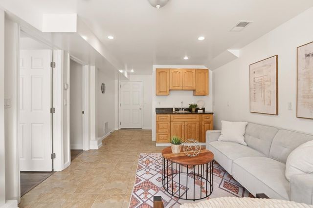 318 Saint Francis Boulevard, Daly City, CA 94015