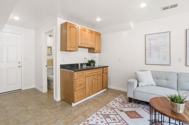 318 Saint Francis Boulevard, Daly City, CA 94015