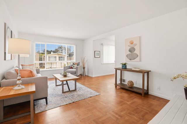 318 Saint Francis Boulevard, Daly City, CA 94015