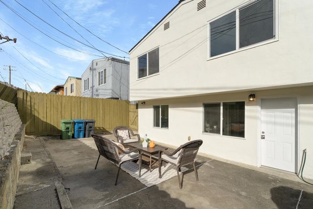 318 Saint Francis Boulevard, Daly City, CA 94015
