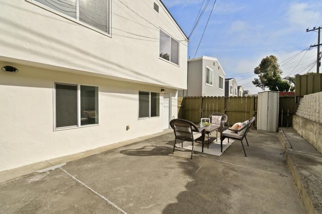 318 Saint Francis Boulevard, Daly City, CA 94015