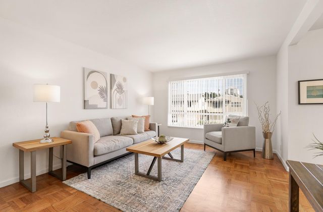 318 Saint Francis Boulevard, Daly City, CA 94015