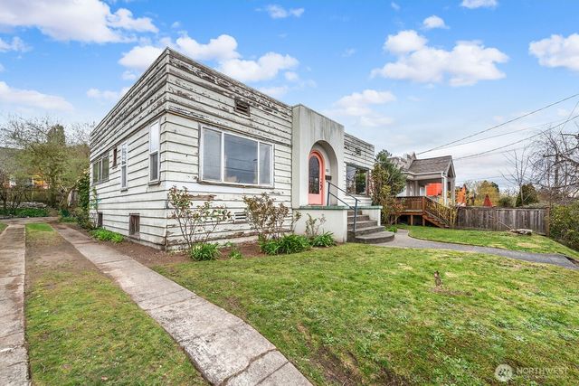 1142 N 77th Street, Seattle, WA 98103