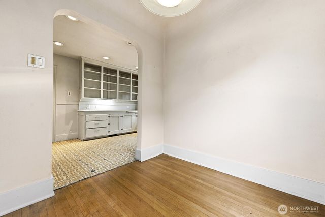 1142 N 77th Street, Seattle, WA 98103