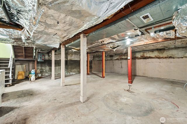 1142 N 77th Street, Seattle, WA 98103