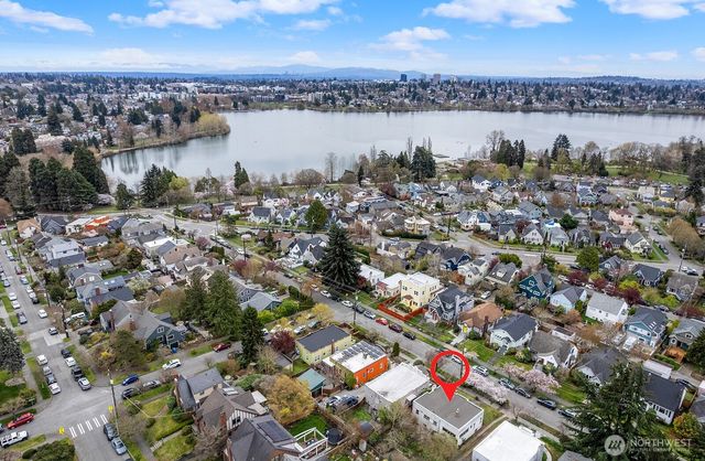 1142 N 77th Street, Seattle, WA 98103