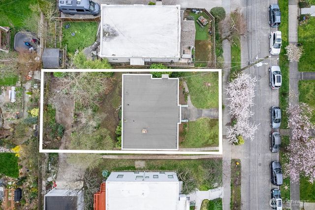 1142 N 77th Street, Seattle, WA 98103