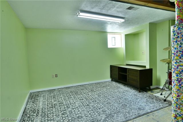 1806 Sheridan Avenue NE, Warren, OH 44483