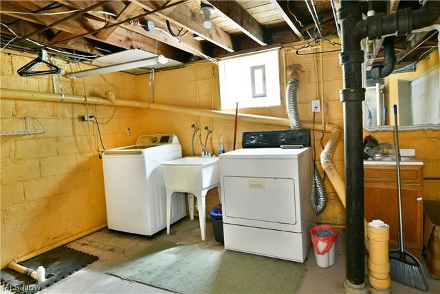 1806 Sheridan Avenue NE, Warren, OH 44483