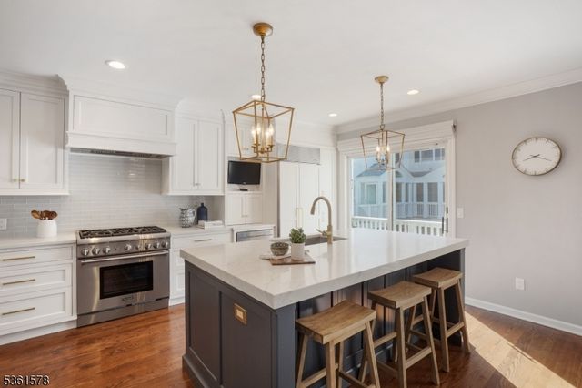 50 New England Ave H, Summit City, NJ 07901