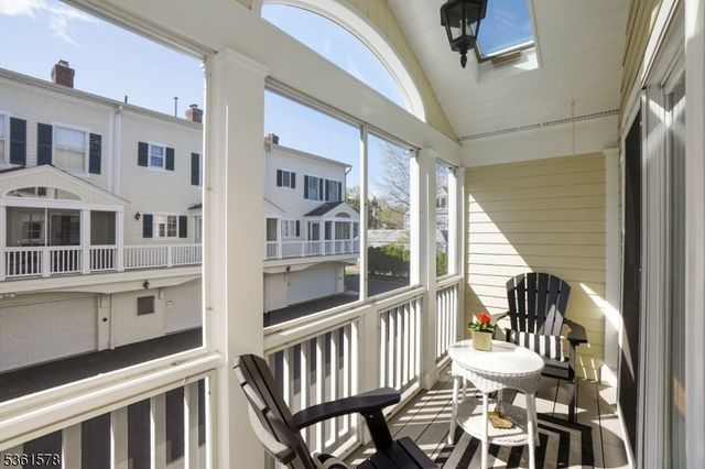 50 New England Ave H, Summit City, NJ 07901