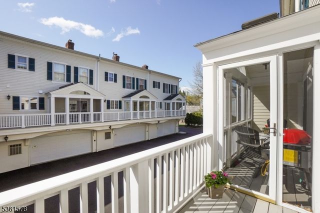 50 New England Ave H, Summit City, NJ 07901