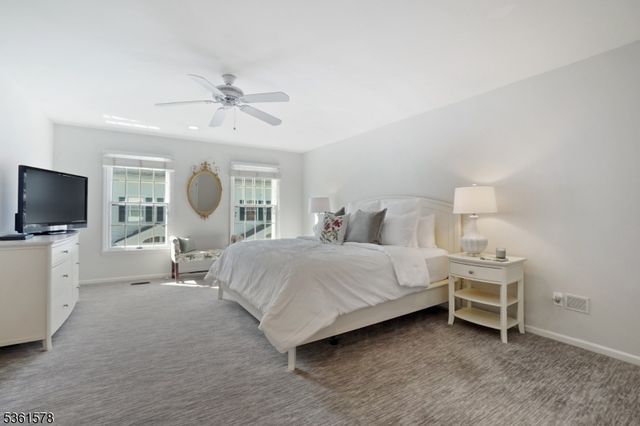 50 New England Ave H, Summit City, NJ 07901