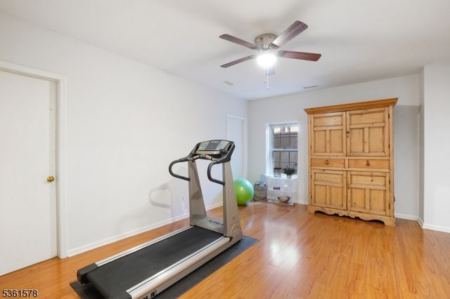 50 New England Ave H, Summit City, NJ 07901