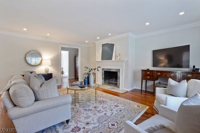 50 New England Ave H, Summit City, NJ 07901