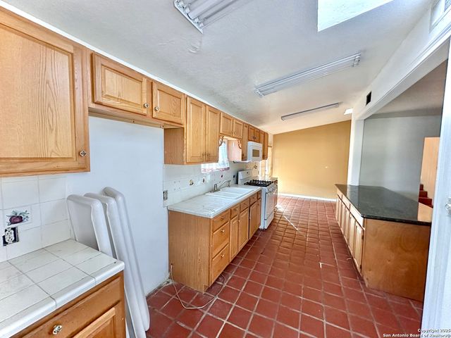 2103 Fm 2790, Lytle, TX 78052