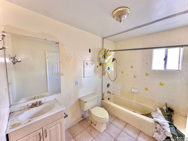 2103 Fm 2790, Lytle, TX 78052