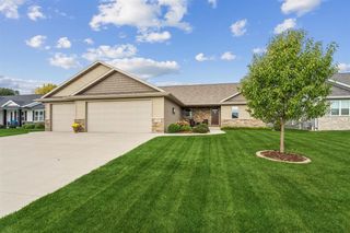 4235 N SHADYWOOD COURT, Appleton, WI 54913