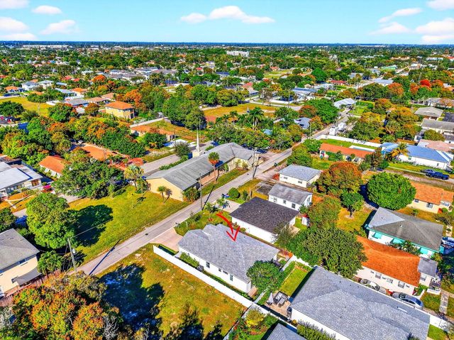 341 Oak Alley, Delray Beach, FL 33444