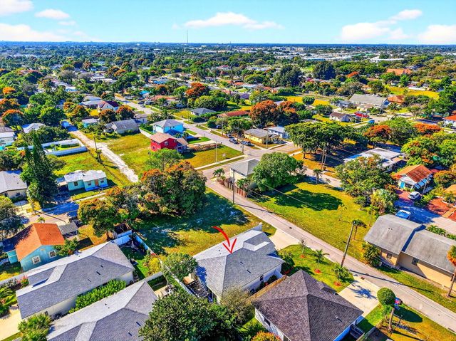 341 Oak Alley, Delray Beach, FL 33444