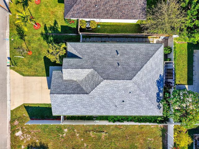 341 Oak Alley, Delray Beach, FL 33444
