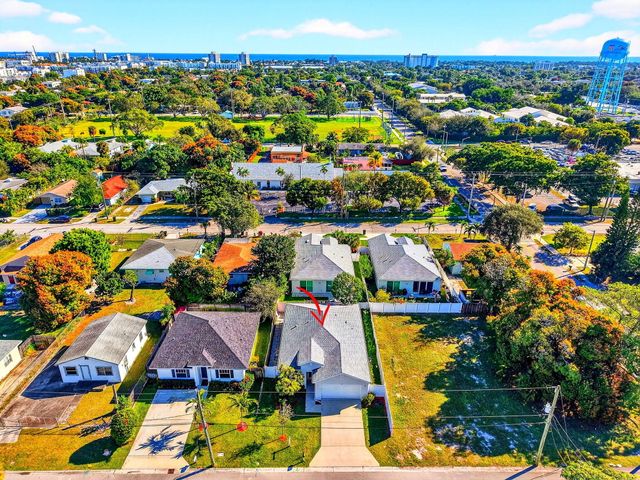 341 Oak Alley, Delray Beach, FL 33444