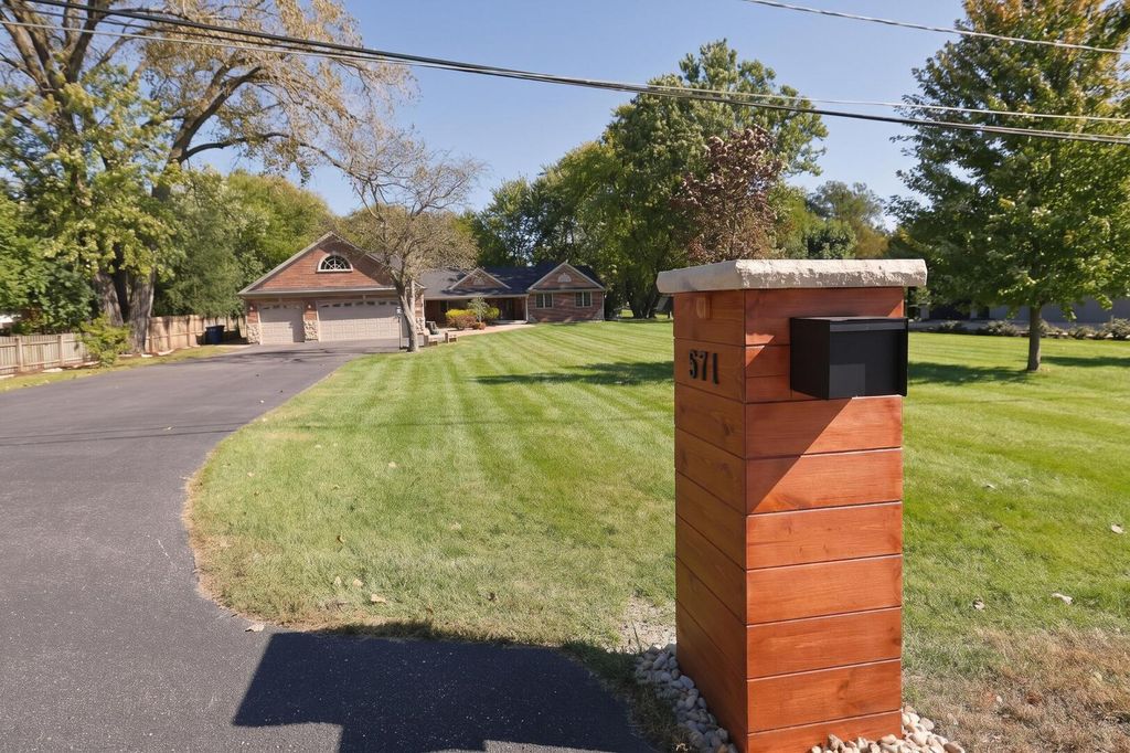 5S571 S Tuthill Road, Naperville, IL 60563 — photo 2