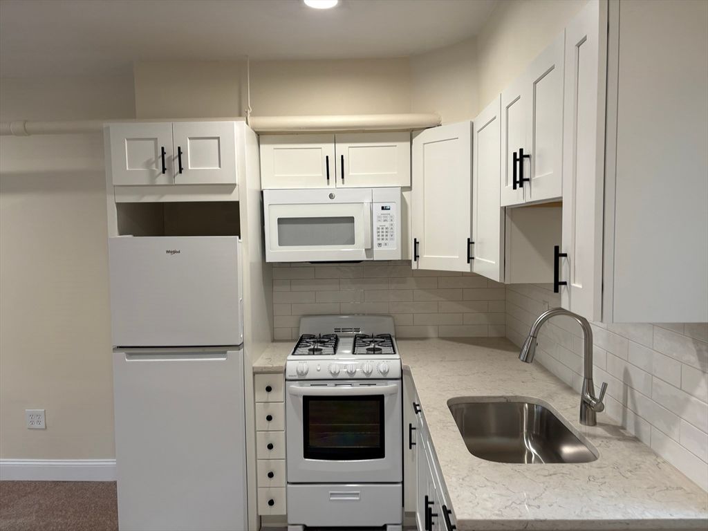 27 Stearns Road 8, Brookline, MA 02446